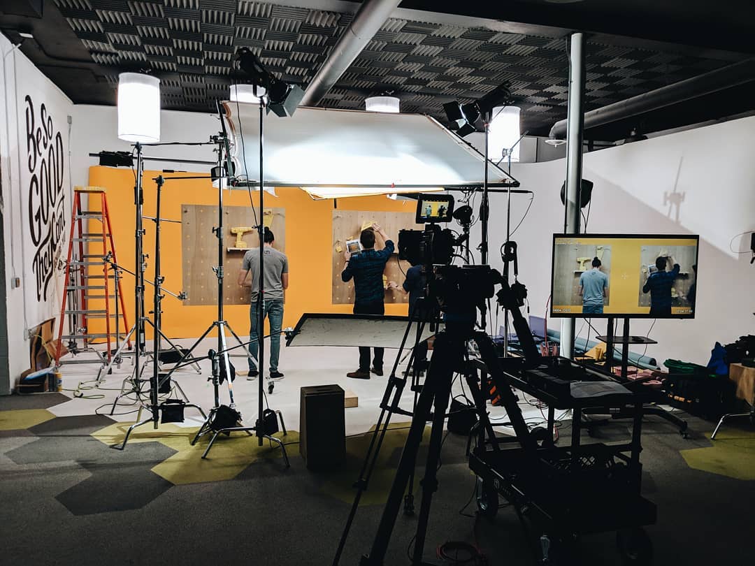 Setting up the studio for video production - vivamedia